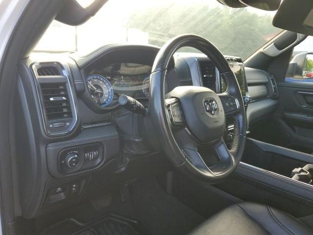 2022 Ivory White Tri-Coat Pearlcoat /Black Ram 1500 Limited (1C6SRFHT5NN) with an HEMI 5.7L V8 Multi Displacement VVT engine, Automatic transmission, located at 6064 Gull Rd, Kalamazoo, MI, 49048, (269) 222-0088, 42.328388, -85.512924- Photo#16