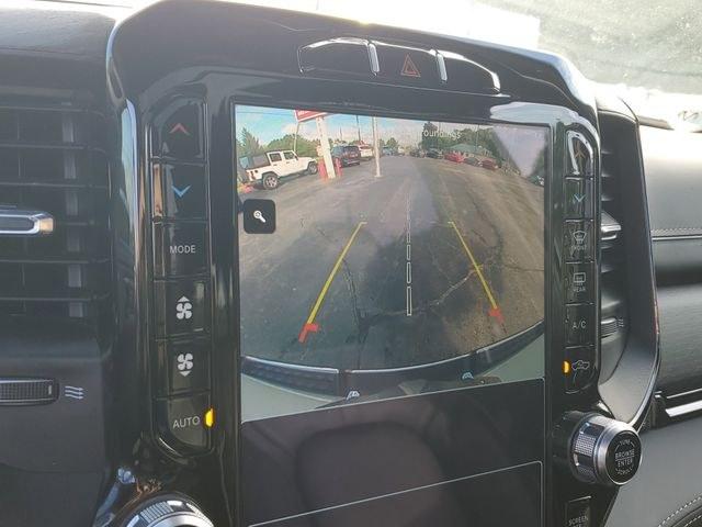 2022 Ivory White Tri-Coat Pearlcoat /Black Ram 1500 Limited (1C6SRFHT5NN) with an HEMI 5.7L V8 Multi Displacement VVT engine, Automatic transmission, located at 6064 Gull Rd, Kalamazoo, MI, 49048, (269) 222-0088, 42.328388, -85.512924- Photo#24