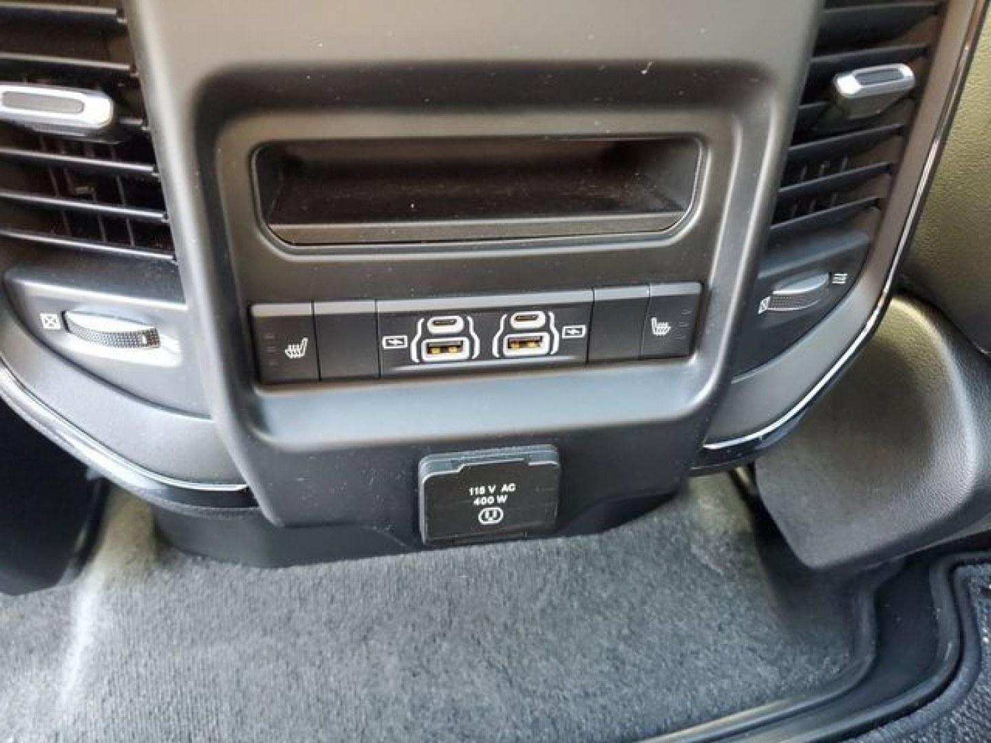 2022 Ivory White Tri-Coat Pearlcoat /Black Ram 1500 Limited (1C6SRFHT5NN) with an HEMI 5.7L V8 Multi Displacement VVT engine, Automatic transmission, located at 6064 Gull Rd, Kalamazoo, MI, 49048, (269) 222-0088, 42.328388, -85.512924- Photo#23