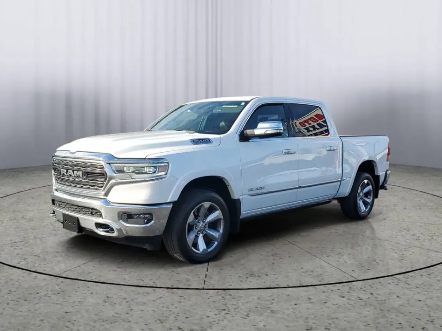 2022 Ivory White Tri-Coat Pearlcoat /Black Ram 1500 Limited (1C6SRFHT5NN) with an HEMI 5.7L V8 Multi Displacement VVT engine, Automatic transmission, located at 6064 Gull Rd, Kalamazoo, MI, 49048, (269) 222-0088, 42.328388, -85.512924- Photo#2