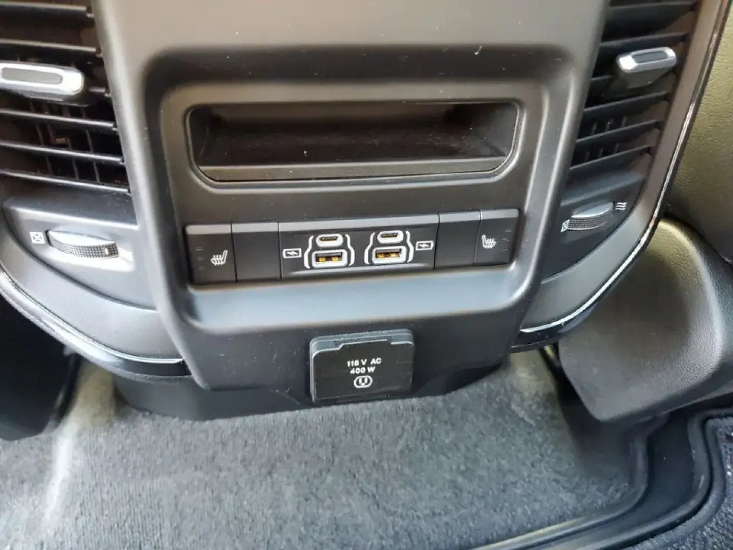 2022 Ivory White Tri-Coat Pearlcoat /Black Ram 1500 Limited (1C6SRFHT5NN) with an HEMI 5.7L V8 Multi Displacement VVT engine, Automatic transmission, located at 6064 Gull Rd, Kalamazoo, MI, 49048, (269) 222-0088, 42.328388, -85.512924- Photo#22