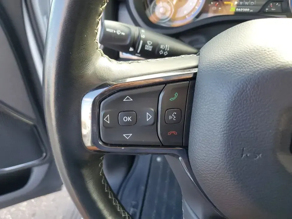 2022 WHITE /Black Ram 1500 Limited (1C6SRFHT5NN) with an V8, 5.7L engine, Automatic transmission, located at 6064 Gull Rd, Kalamazoo, MI, 49048, (269) 222-0088, 42.328388, -85.512924 - **Discover Adventure with the 2022 Ram 1500 Limited Crew Cab Your Home Away from Home!**<br /> <br /> If you're on the lookout for a truck that seamlessly blends luxury with rugged functionality, look no further! At AutoMaxx - Kalamazoo, we present this stunning 2022 Ram 1500 Limited Crew Cab, perf - Photo#20