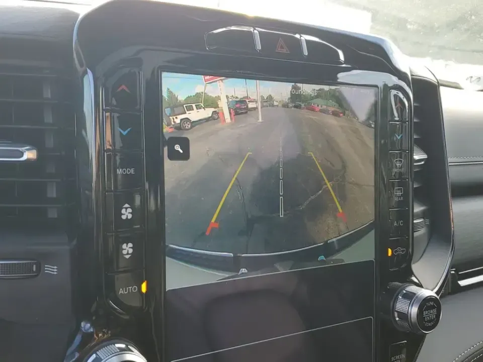 2022 WHITE /Black Ram 1500 Limited (1C6SRFHT5NN) with an V8, 5.7L engine, Automatic transmission, located at 6064 Gull Rd, Kalamazoo, MI, 49048, (269) 222-0088, 42.328388, -85.512924 - **Discover Adventure with the 2022 Ram 1500 Limited Crew Cab Your Home Away from Home!**<br /> <br /> If you're on the lookout for a truck that seamlessly blends luxury with rugged functionality, look no further! At AutoMaxx - Kalamazoo, we present this stunning 2022 Ram 1500 Limited Crew Cab, perf - Photo#24