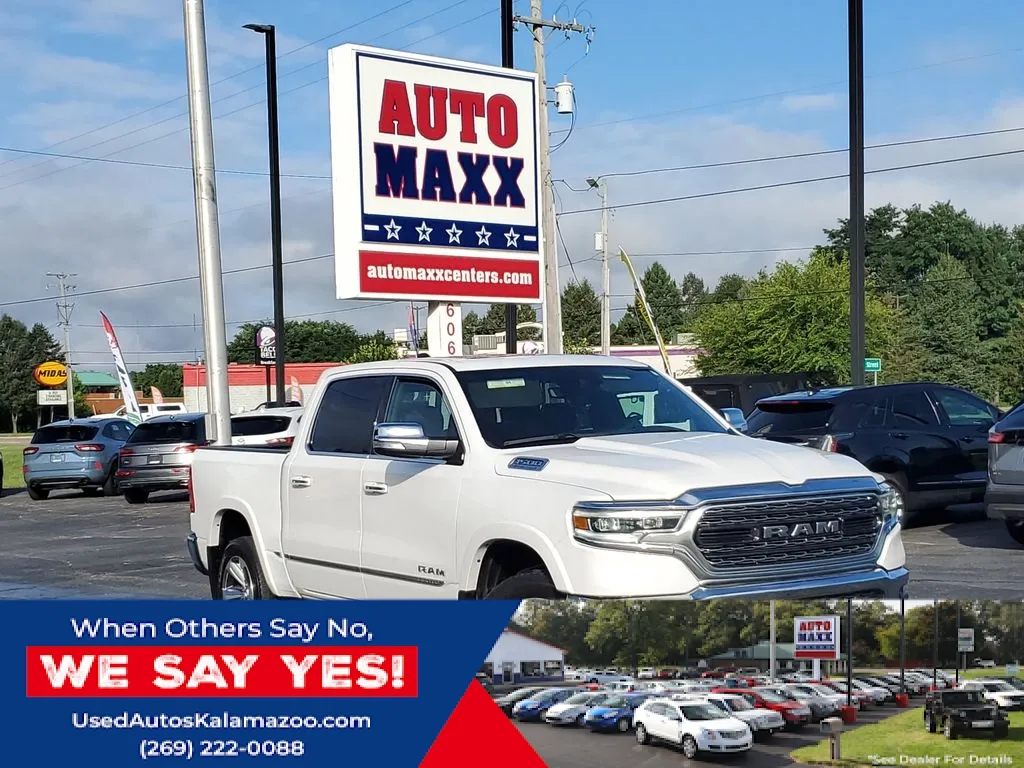 photo of 2022 RAM 1500 Limited Crew Cab SWB 4WD