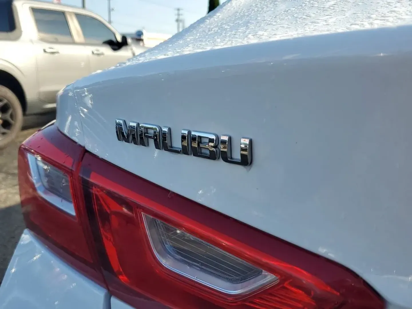 2023 Summit White /Jet Black Chevrolet Malibu LT (1G1ZD5ST4PF) with an 4 Cyl, 1.5L engine, 2-speed CVT transmission, located at 6064 Gull Rd, Kalamazoo, MI, 49048, (269) 222-0088, 42.328388, -85.512924 - ### Experience the Open Road with the 2023 Chevrolet Malibu at AutoMaxx - Kalamazoo!<br /> <br /> Are you seeking a reliable sedan that perfectly balances style, comfort, and affordability? Look no further than the stunning **2023 Chevrolet Malibu 1LT**, now available at **AutoMaxx - Kalamazoo**. Th - Photo#6