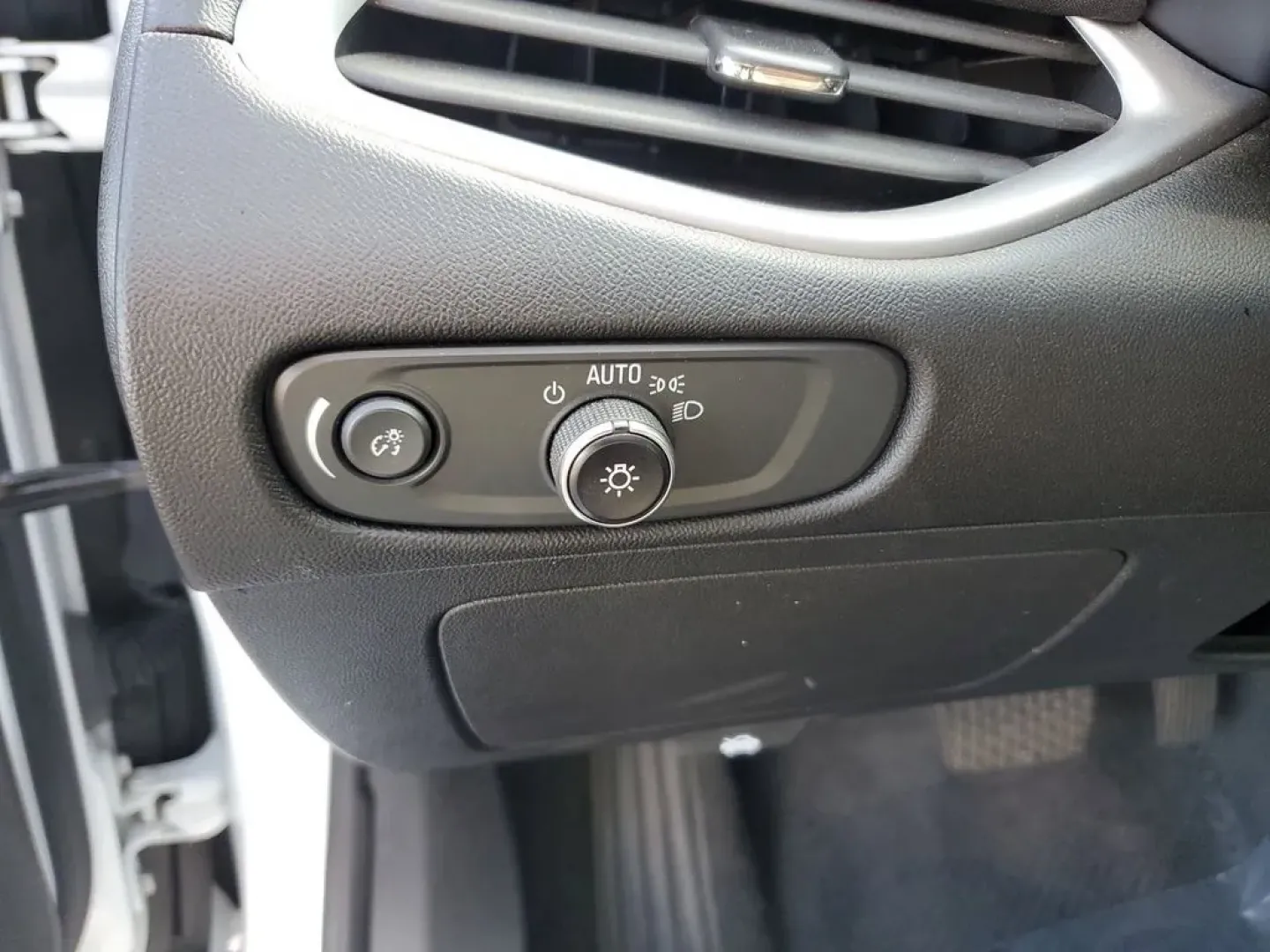2023 Summit White /Jet Black Chevrolet Malibu LT (1G1ZD5ST4PF) with an 4 Cyl, 1.5L engine, 2-speed CVT transmission, located at 6064 Gull Rd, Kalamazoo, MI, 49048, (269) 222-0088, 42.328388, -85.512924 - ### Experience the Open Road with the 2023 Chevrolet Malibu at AutoMaxx - Kalamazoo!<br /> <br /> Are you seeking a reliable sedan that perfectly balances style, comfort, and affordability? Look no further than the stunning **2023 Chevrolet Malibu 1LT**, now available at **AutoMaxx - Kalamazoo**. Th - Photo#15