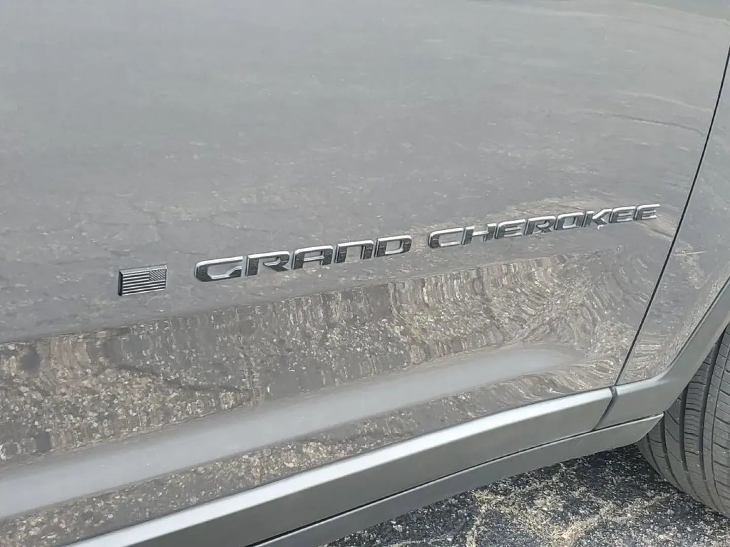 2024 /Global Black Jeep Grand Cherokee Altitude (1C4RJKAGXR8) with an V6, 3.6L engine, 8-speed automatic transmission, located at 6064 Gull Rd, Kalamazoo, MI, 49048, (269) 222-0088, 42.328388, -85.512924 - **Discover Adventure with the 2024 Jeep Grand Cherokee Altitude Your Perfect Family SUV!**<br /> <br /> Are you ready to elevate your weekend getaways or conquer your daily commute? The 2024 Jeep Grand Cherokee Altitude is designed for those who seek both adventure and comfort in their journeys. Wi - Photo#6