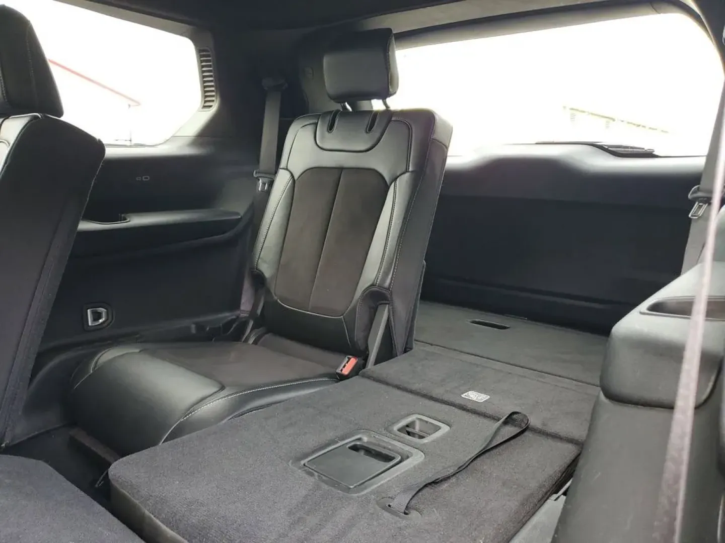 2024 /Global Black Jeep Grand Cherokee Altitude (1C4RJKAGXR8) with an V6, 3.6L engine, 8-speed automatic transmission, located at 6064 Gull Rd, Kalamazoo, MI, 49048, (269) 222-0088, 42.328388, -85.512924 - **Discover Adventure with the 2024 Jeep Grand Cherokee Altitude Your Perfect Family SUV!**<br /> <br /> Are you ready to elevate your weekend getaways or conquer your daily commute? The 2024 Jeep Grand Cherokee Altitude is designed for those who seek both adventure and comfort in their journeys. Wi - Photo#9