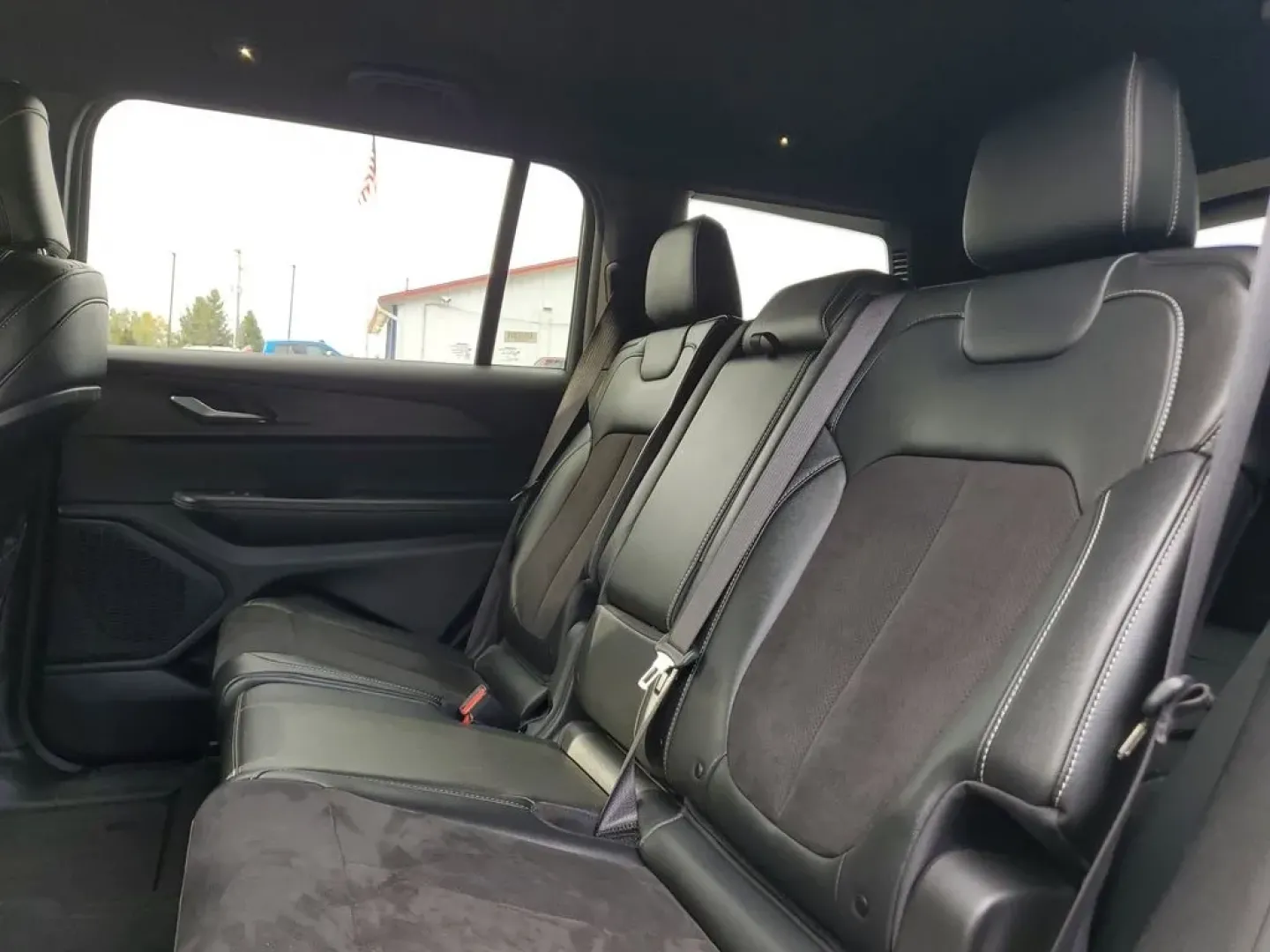 2024 /Global Black Jeep Grand Cherokee Altitude (1C4RJKAGXR8) with an V6, 3.6L engine, 8-speed automatic transmission, located at 6064 Gull Rd, Kalamazoo, MI, 49048, (269) 222-0088, 42.328388, -85.512924 - **Discover Adventure with the 2024 Jeep Grand Cherokee Altitude Your Perfect Family SUV!**<br /> <br /> Are you ready to elevate your weekend getaways or conquer your daily commute? The 2024 Jeep Grand Cherokee Altitude is designed for those who seek both adventure and comfort in their journeys. Wi - Photo#10