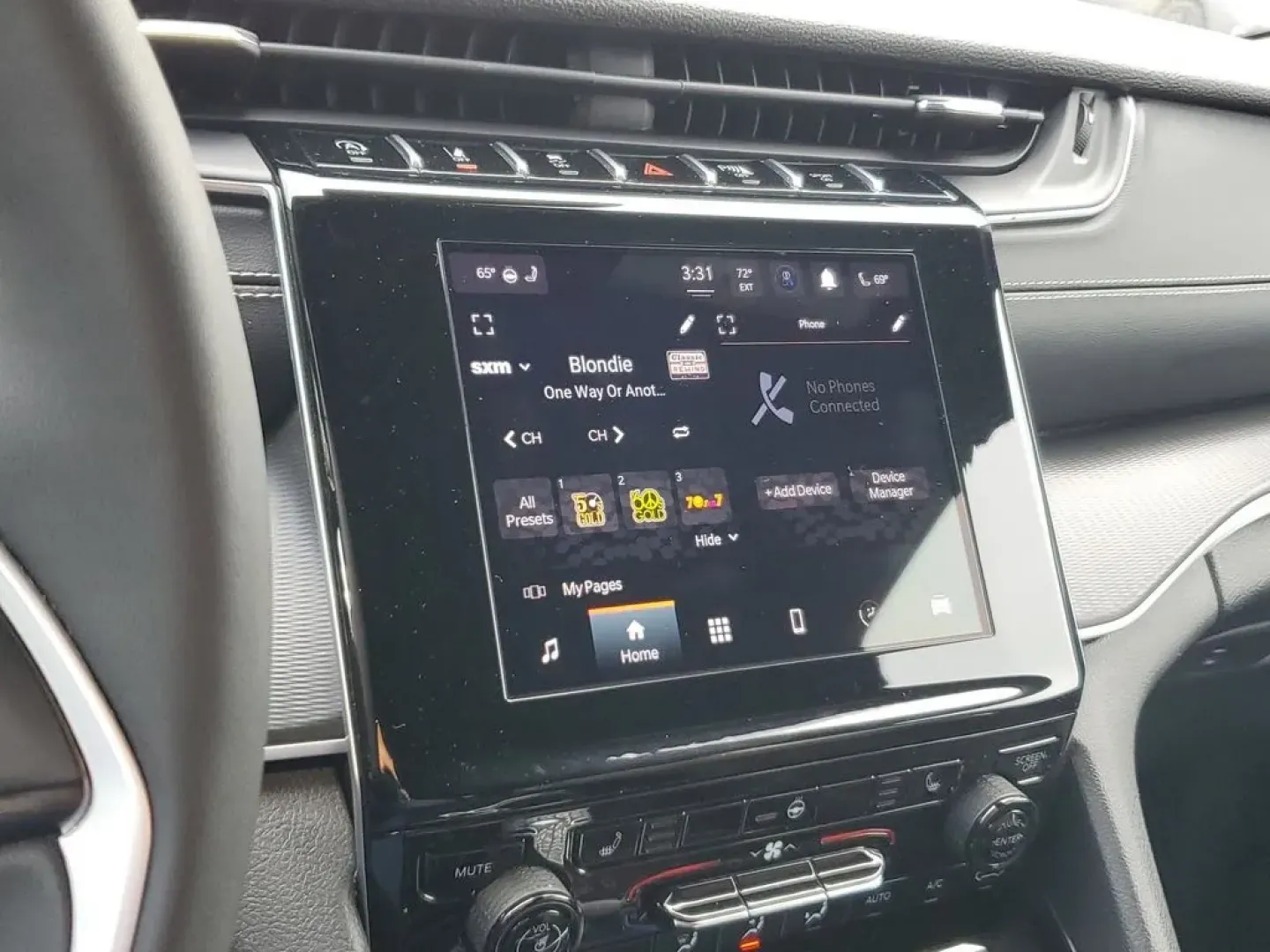 2024 /Global Black Jeep Grand Cherokee Altitude (1C4RJKAGXR8) with an V6, 3.6L engine, 8-speed automatic transmission, located at 6064 Gull Rd, Kalamazoo, MI, 49048, (269) 222-0088, 42.328388, -85.512924 - **Discover Adventure with the 2024 Jeep Grand Cherokee Altitude Your Perfect Family SUV!**<br /> <br /> Are you ready to elevate your weekend getaways or conquer your daily commute? The 2024 Jeep Grand Cherokee Altitude is designed for those who seek both adventure and comfort in their journeys. Wi - Photo#23