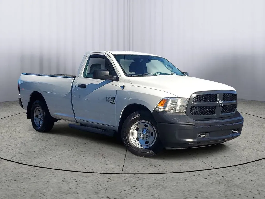 2019 /Diesel Gray/Black Ram 1500 Tradesman (3C6JR6DG9KG) with an V6, 3.6L engine, 8-speed automatic transmission, located at 6064 Gull Rd, Kalamazoo, MI, 49048, (269) 222-0088, 42.328388, -85.512924 - **Discover Adventure in the 2019 Ram 1500 Tradesman - Your Perfect Pickup for Life's Journeys!**<br /> <br /> Are you ready to elevate your everyday experience? The 2019 Ram 1500 Tradesman is not just any truck; it's the ultimate companion for those who crave adventure while balancing the demands of - Photo#1