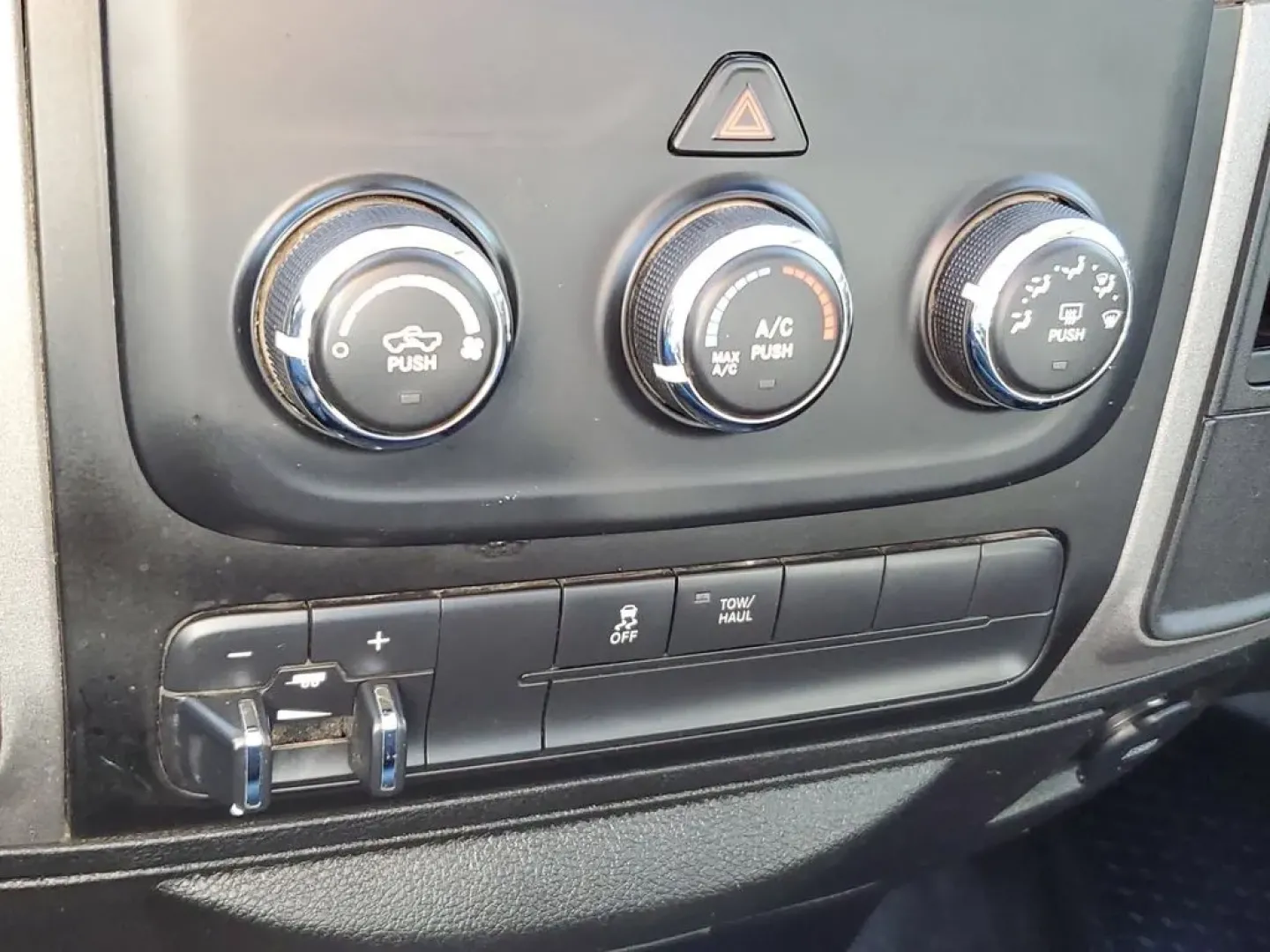 2019 /Diesel Gray/Black Ram 1500 Tradesman (3C6JR6DG9KG) with an V6, 3.6L engine, 8-speed automatic transmission, located at 6064 Gull Rd, Kalamazoo, MI, 49048, (269) 222-0088, 42.328388, -85.512924 - **Discover Adventure in the 2019 Ram 1500 Tradesman - Your Perfect Pickup for Life's Journeys!**<br /> <br /> Are you ready to elevate your everyday experience? The 2019 Ram 1500 Tradesman is not just any truck; it's the ultimate companion for those who crave adventure while balancing the demands of - Photo#19