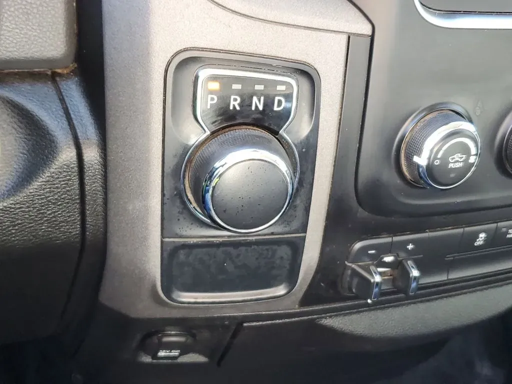 2019 /Diesel Gray/Black Ram 1500 Tradesman (3C6JR6DG9KG) with an V6, 3.6L engine, 8-speed automatic transmission, located at 6064 Gull Rd, Kalamazoo, MI, 49048, (269) 222-0088, 42.328388, -85.512924 - **Discover Adventure in the 2019 Ram 1500 Tradesman - Your Perfect Pickup for Life's Journeys!**<br /> <br /> Are you ready to elevate your everyday experience? The 2019 Ram 1500 Tradesman is not just any truck; it's the ultimate companion for those who crave adventure while balancing the demands of - Photo#20