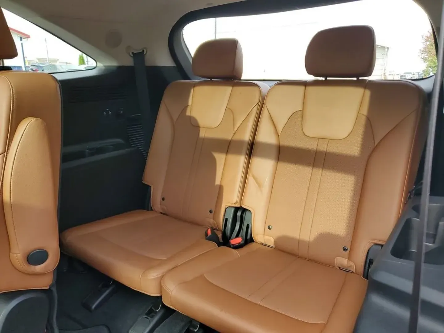 2022 /Black Kia Sorento X-Line SX Prestige (5XYRKDLF0NG) with an 4 Cyl, 2.5L engine, 8-speed auto-shift manual transmission, located at 6064 Gull Rd, Kalamazoo, MI, 49048, (269) 222-0088, 42.328388, -85.512924 - **Unleash Adventure with the 2022 Kia Sorento X-Line SX Prestige at AutoMaxx - Kalamazoo!**<br /> <br /> Are you ready to elevate your family outings, weekend adventures, or daily commutes? Look no further than this stunning 2022 Kia Sorento X-Line SX Prestige, your gateway to a lifestyle filled wit - Photo#8