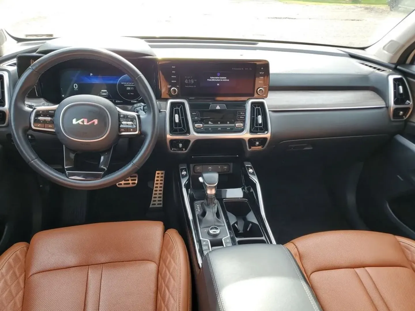 2022 /Black Kia Sorento X-Line SX Prestige (5XYRKDLF0NG) with an 4 Cyl, 2.5L engine, 8-speed auto-shift manual transmission, located at 6064 Gull Rd, Kalamazoo, MI, 49048, (269) 222-0088, 42.328388, -85.512924 - **Unleash Adventure with the 2022 Kia Sorento X-Line SX Prestige at AutoMaxx - Kalamazoo!**<br /> <br /> Are you ready to elevate your family outings, weekend adventures, or daily commutes? Look no further than this stunning 2022 Kia Sorento X-Line SX Prestige, your gateway to a lifestyle filled wit - Photo#10