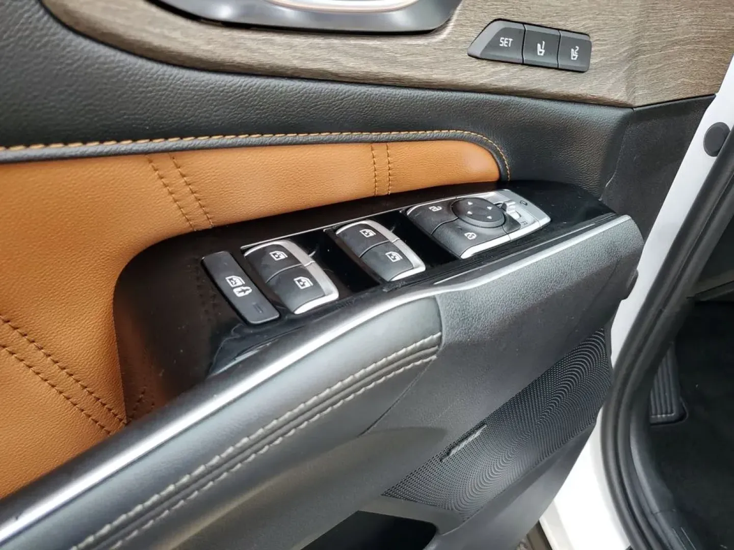 2022 /Black Kia Sorento X-Line SX Prestige (5XYRKDLF0NG) with an 4 Cyl, 2.5L engine, 8-speed auto-shift manual transmission, located at 6064 Gull Rd, Kalamazoo, MI, 49048, (269) 222-0088, 42.328388, -85.512924 - **Unleash Adventure with the 2022 Kia Sorento X-Line SX Prestige at AutoMaxx - Kalamazoo!**<br /> <br /> Are you ready to elevate your family outings, weekend adventures, or daily commutes? Look no further than this stunning 2022 Kia Sorento X-Line SX Prestige, your gateway to a lifestyle filled wit - Photo#13