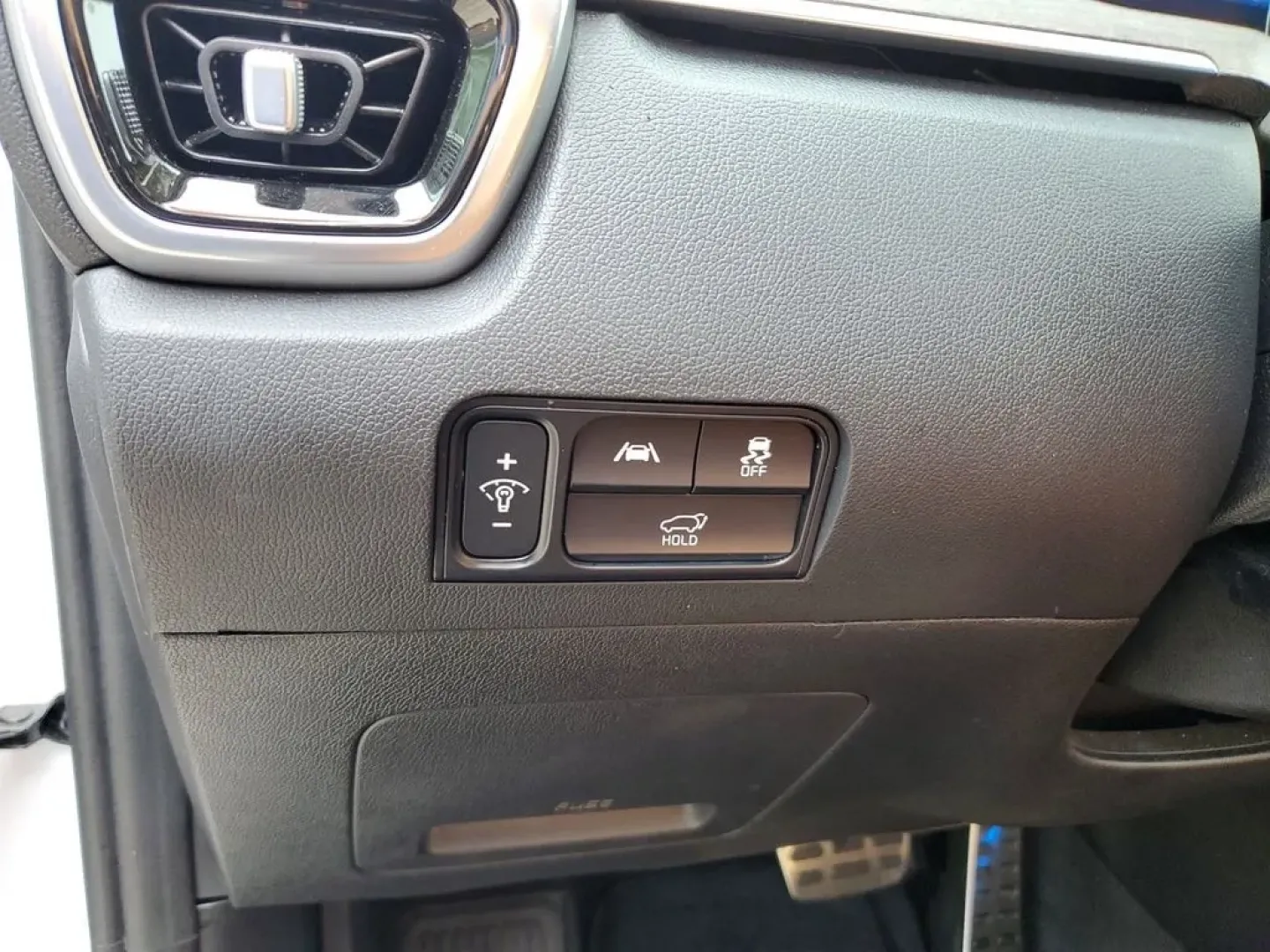 2022 /Black Kia Sorento X-Line SX Prestige (5XYRKDLF0NG) with an 4 Cyl, 2.5L engine, 8-speed auto-shift manual transmission, located at 6064 Gull Rd, Kalamazoo, MI, 49048, (269) 222-0088, 42.328388, -85.512924 - **Unleash Adventure with the 2022 Kia Sorento X-Line SX Prestige at AutoMaxx - Kalamazoo!**<br /> <br /> Are you ready to elevate your family outings, weekend adventures, or daily commutes? Look no further than this stunning 2022 Kia Sorento X-Line SX Prestige, your gateway to a lifestyle filled wit - Photo#18