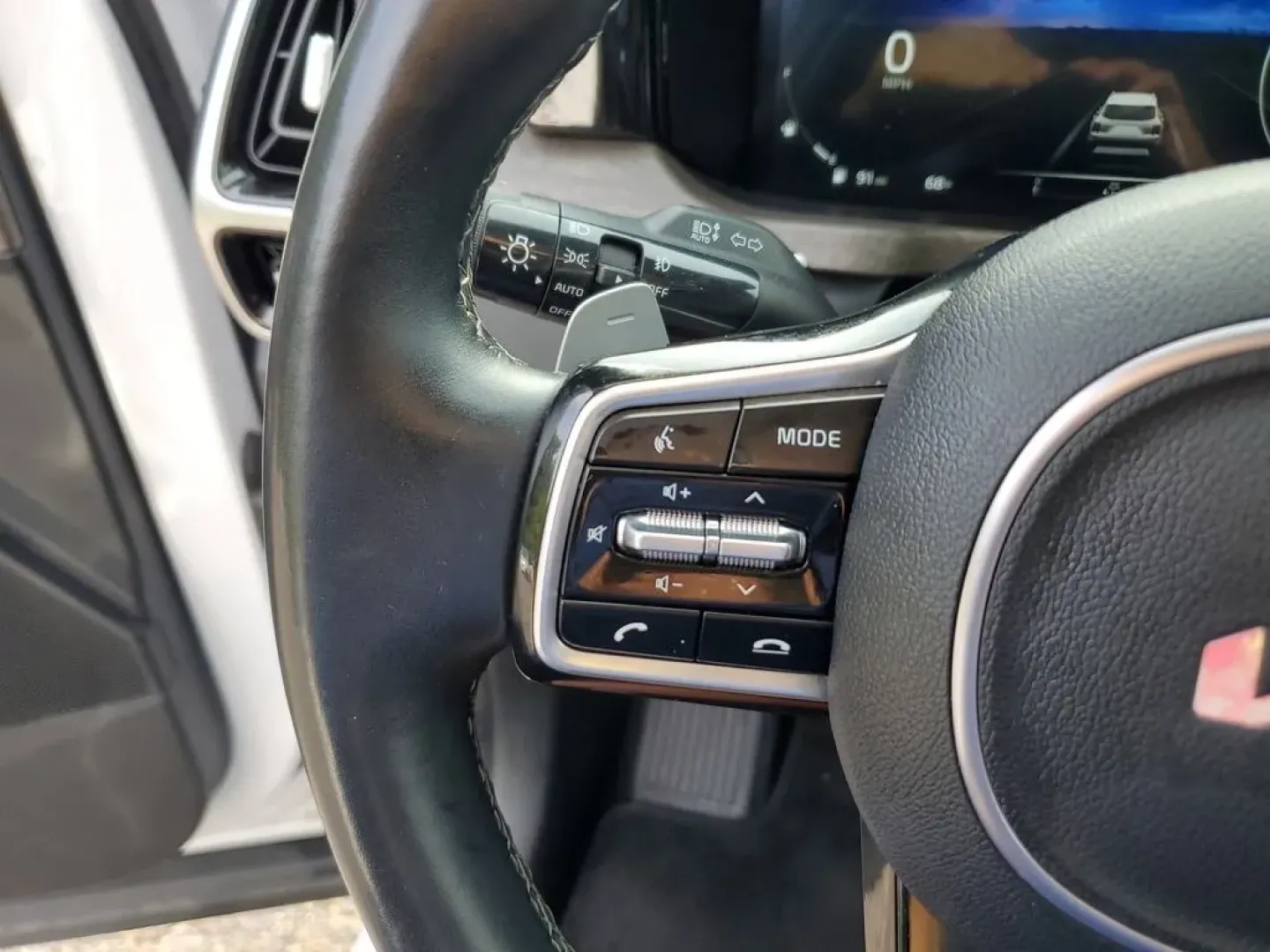 2022 /Black Kia Sorento X-Line SX Prestige (5XYRKDLF0NG) with an 4 Cyl, 2.5L engine, 8-speed auto-shift manual transmission, located at 6064 Gull Rd, Kalamazoo, MI, 49048, (269) 222-0088, 42.328388, -85.512924 - **Unleash Adventure with the 2022 Kia Sorento X-Line SX Prestige at AutoMaxx - Kalamazoo!**<br /> <br /> Are you ready to elevate your family outings, weekend adventures, or daily commutes? Look no further than this stunning 2022 Kia Sorento X-Line SX Prestige, your gateway to a lifestyle filled wit - Photo#21
