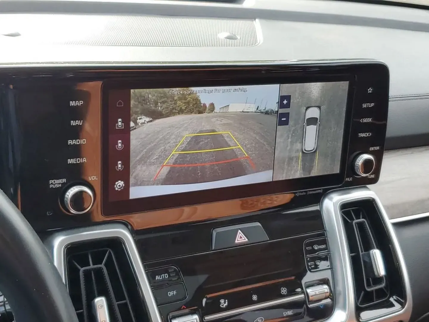2022 /Black Kia Sorento X-Line SX Prestige (5XYRKDLF0NG) with an 4 Cyl, 2.5L engine, 8-speed auto-shift manual transmission, located at 6064 Gull Rd, Kalamazoo, MI, 49048, (269) 222-0088, 42.328388, -85.512924 - **Unleash Adventure with the 2022 Kia Sorento X-Line SX Prestige at AutoMaxx - Kalamazoo!**<br /> <br /> Are you ready to elevate your family outings, weekend adventures, or daily commutes? Look no further than this stunning 2022 Kia Sorento X-Line SX Prestige, your gateway to a lifestyle filled wit - Photo#25