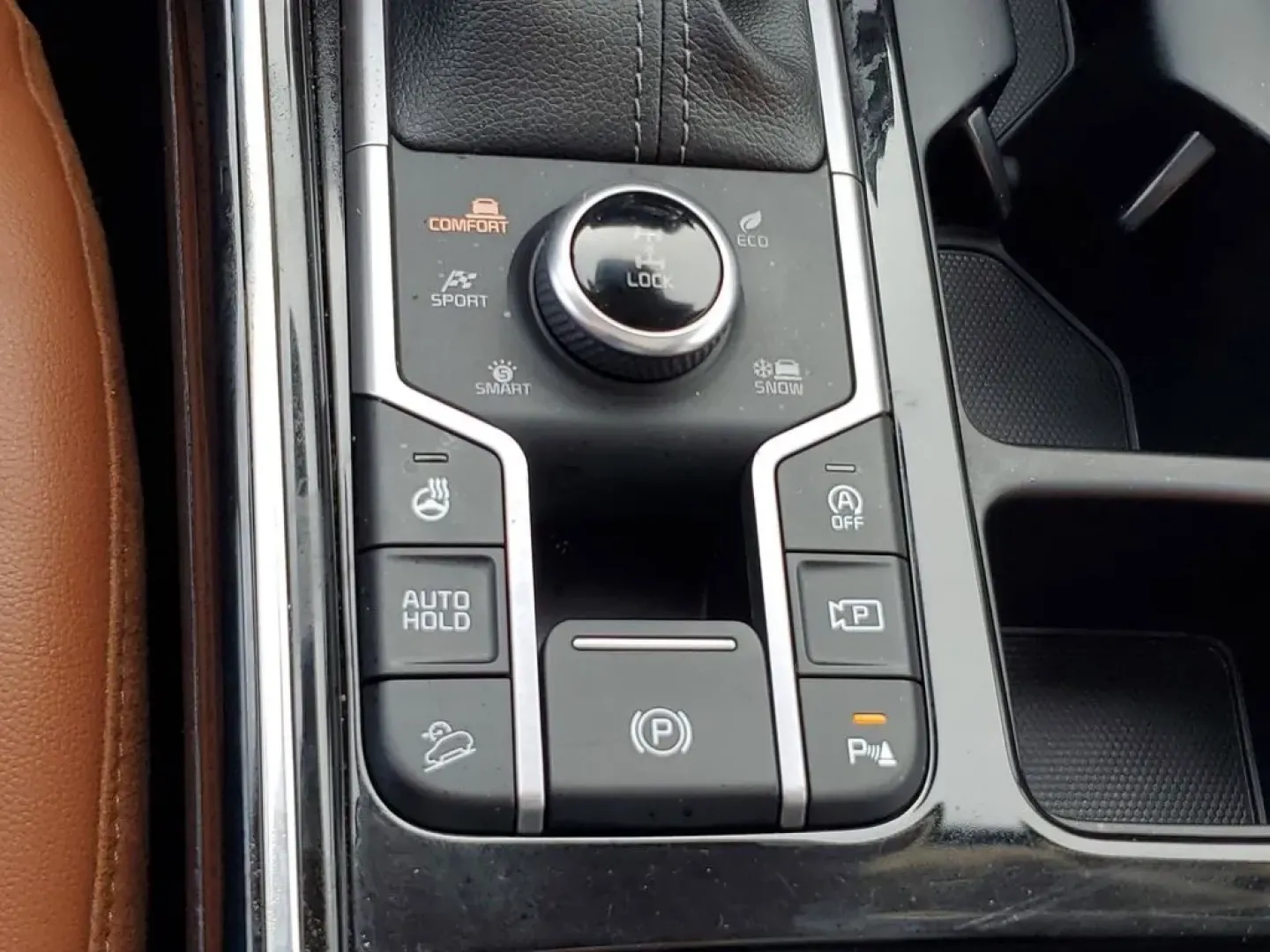 2022 /Black Kia Sorento X-Line SX Prestige (5XYRKDLF0NG) with an 4 Cyl, 2.5L engine, 8-speed auto-shift manual transmission, located at 6064 Gull Rd, Kalamazoo, MI, 49048, (269) 222-0088, 42.328388, -85.512924 - **Unleash Adventure with the 2022 Kia Sorento X-Line SX Prestige at AutoMaxx - Kalamazoo!**<br /> <br /> Are you ready to elevate your family outings, weekend adventures, or daily commutes? Look no further than this stunning 2022 Kia Sorento X-Line SX Prestige, your gateway to a lifestyle filled wit - Photo#28