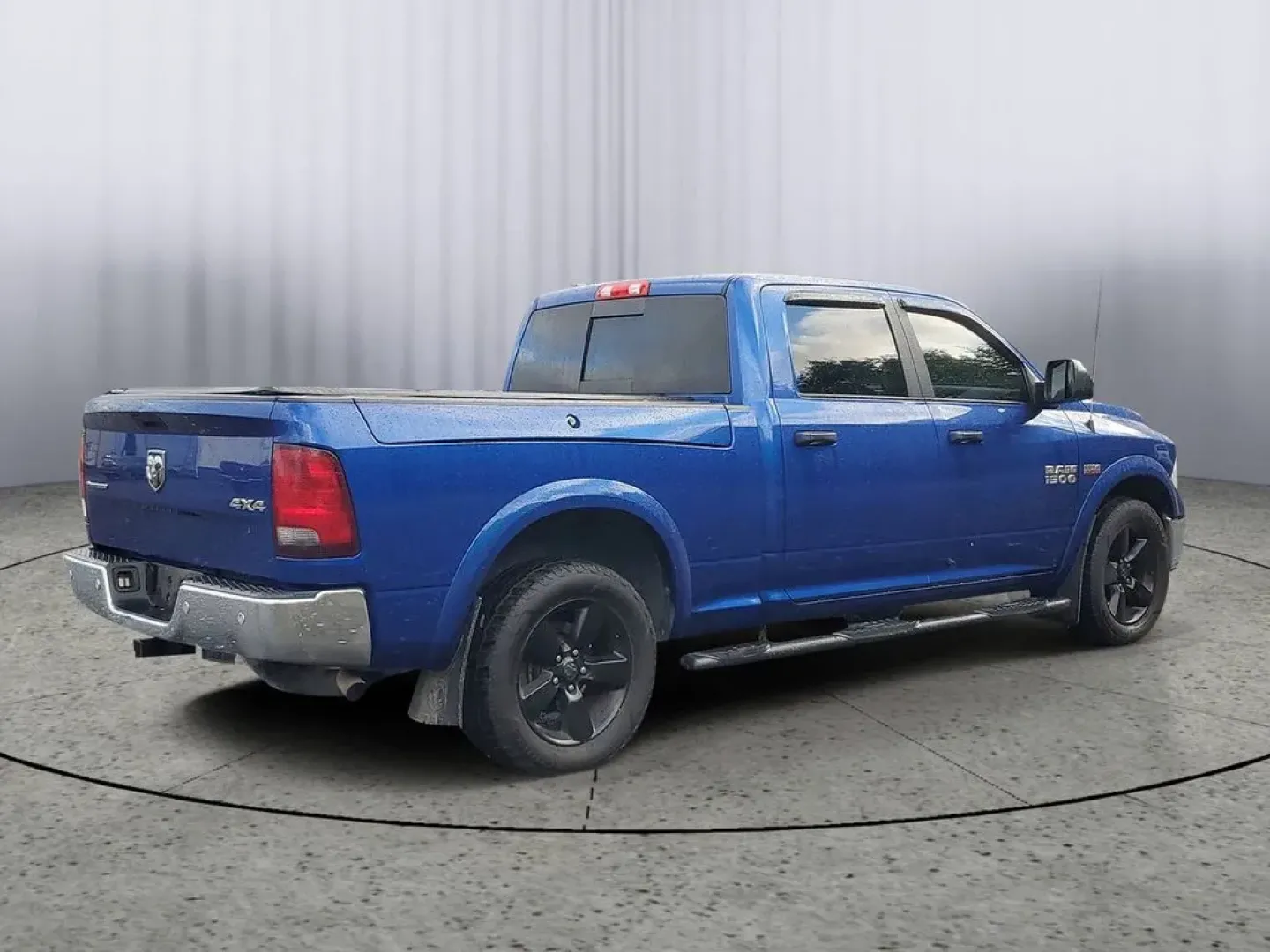 2017 Ram 1500 SLT (1C6RR7TT4HS) with an V8, 5.7L engine, Automatic transmission, located at 6064 Gull Rd, Kalamazoo, MI, 49048, (269) 222-0088, 42.328388, -85.512924 - **Unleash Your Adventurous Spirit with This 2017 Ram 1500 SLT Perfect for Every Journey!**<br /> <br /> If you're on the lookout for a rugged yet refined pickup that seamlessly balances work and play, look no further than this stunning 2017 Ram 1500 SLT available at **AutoMaxx - Kalamazoo**. Whethe - Photo#4