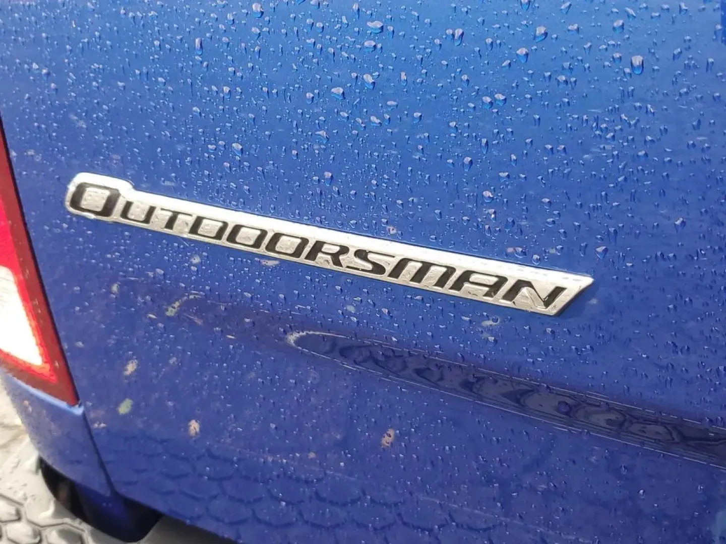 2017 Ram 1500 SLT (1C6RR7TT4HS) with an V8, 5.7L engine, Automatic transmission, located at 6064 Gull Rd, Kalamazoo, MI, 49048, (269) 222-0088, 42.328388, -85.512924 - **Unleash Your Adventurous Spirit with This 2017 Ram 1500 SLT Perfect for Every Journey!**<br /> <br /> If you're on the lookout for a rugged yet refined pickup that seamlessly balances work and play, look no further than this stunning 2017 Ram 1500 SLT available at **AutoMaxx - Kalamazoo**. Whethe - Photo#9
