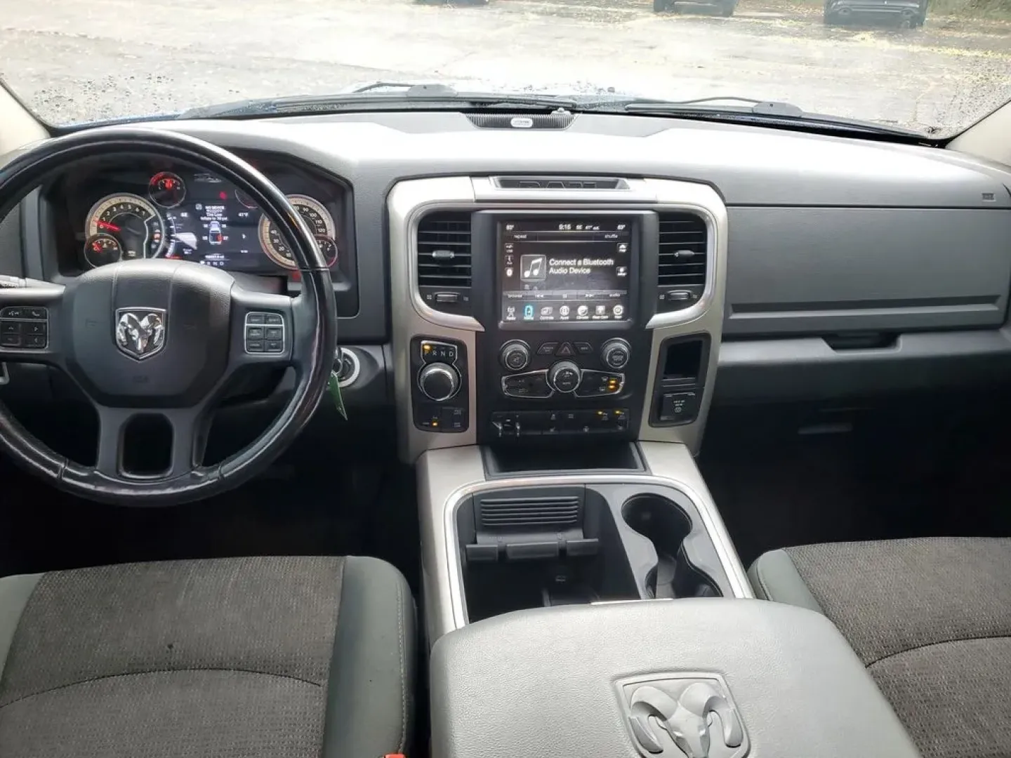 2017 Ram 1500 SLT (1C6RR7TT4HS) with an V8, 5.7L engine, Automatic transmission, located at 6064 Gull Rd, Kalamazoo, MI, 49048, (269) 222-0088, 42.328388, -85.512924 - **Unleash Your Adventurous Spirit with This 2017 Ram 1500 SLT Perfect for Every Journey!**<br /> <br /> If you're on the lookout for a rugged yet refined pickup that seamlessly balances work and play, look no further than this stunning 2017 Ram 1500 SLT available at **AutoMaxx - Kalamazoo**. Whethe - Photo#12