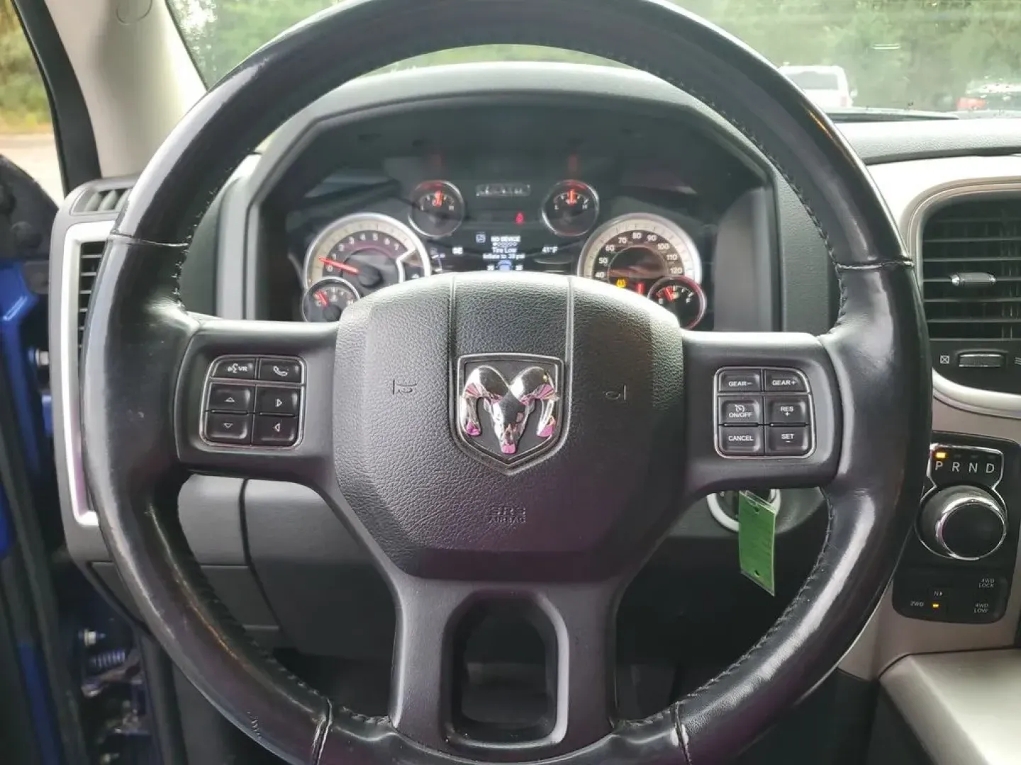 2017 Ram 1500 SLT (1C6RR7TT4HS) with an V8, 5.7L engine, Automatic transmission, located at 6064 Gull Rd, Kalamazoo, MI, 49048, (269) 222-0088, 42.328388, -85.512924 - **Unleash Your Adventurous Spirit with This 2017 Ram 1500 SLT Perfect for Every Journey!**<br /> <br /> If you're on the lookout for a rugged yet refined pickup that seamlessly balances work and play, look no further than this stunning 2017 Ram 1500 SLT available at **AutoMaxx - Kalamazoo**. Whethe - Photo#17