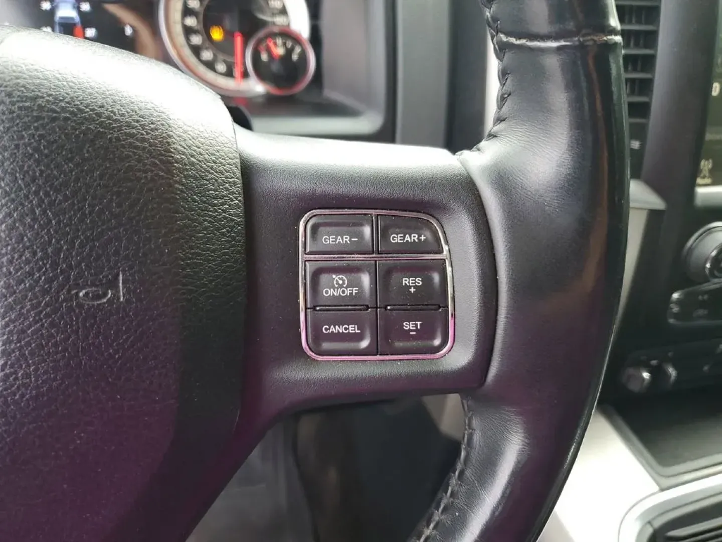 2017 Ram 1500 SLT (1C6RR7TT4HS) with an V8, 5.7L engine, Automatic transmission, located at 6064 Gull Rd, Kalamazoo, MI, 49048, (269) 222-0088, 42.328388, -85.512924 - **Unleash Your Adventurous Spirit with This 2017 Ram 1500 SLT Perfect for Every Journey!**<br /> <br /> If you're on the lookout for a rugged yet refined pickup that seamlessly balances work and play, look no further than this stunning 2017 Ram 1500 SLT available at **AutoMaxx - Kalamazoo**. Whethe - Photo#19