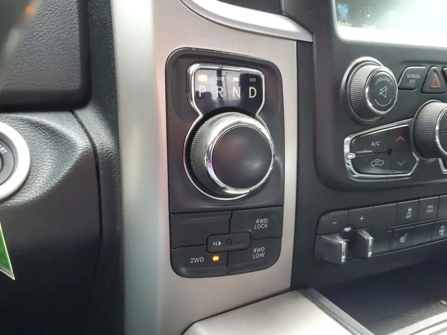 2017 Ram 1500 SLT (1C6RR7TT4HS) with an V8, 5.7L engine, Automatic transmission, located at 6064 Gull Rd, Kalamazoo, MI, 49048, (269) 222-0088, 42.328388, -85.512924 - **Unleash Your Adventurous Spirit with This 2017 Ram 1500 SLT Perfect for Every Journey!**<br /> <br /> If you're on the lookout for a rugged yet refined pickup that seamlessly balances work and play, look no further than this stunning 2017 Ram 1500 SLT available at **AutoMaxx - Kalamazoo**. Whethe - Photo#24