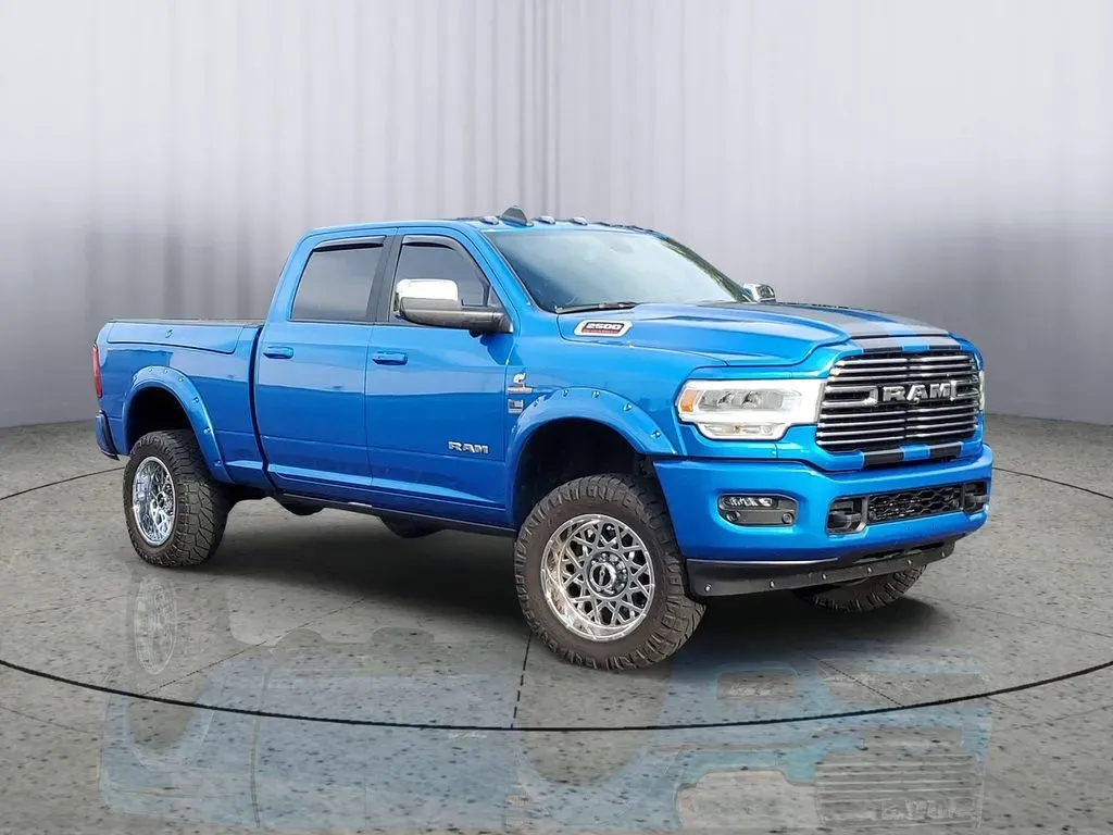 2022 /Black Ram 2500 Laramie (3C6UR5FL3NG) with an 6 Cyl, 6.7L engine, 6-speed automatic transmission, located at 6064 Gull Rd, Kalamazoo, MI, 49048, (269) 222-0088, 42.328388, -85.512924 - **Unleash Your Adventure with the 2022 Ram 2500 Laramie Diesel Perfect for Every Task!**<br /> <br /> Are you ready to elevate your driving experience? Whether you're a weekend warrior heading off the beaten path, a dedicated tradesperson hauling heavy loads, or a family seeking the perfect blend o - Photo#1