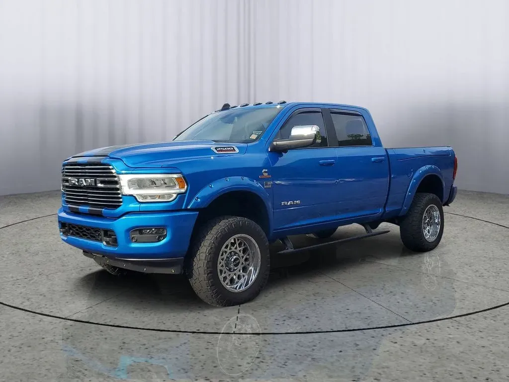 2022 /Black Ram 2500 Laramie (3C6UR5FL3NG) with an 6 Cyl, 6.7L engine, 6-speed automatic transmission, located at 6064 Gull Rd, Kalamazoo, MI, 49048, (269) 222-0088, 42.328388, -85.512924 - **Unleash Your Adventure with the 2022 Ram 2500 Laramie Diesel Perfect for Every Task!**<br /> <br /> Are you ready to elevate your driving experience? Whether you're a weekend warrior heading off the beaten path, a dedicated tradesperson hauling heavy loads, or a family seeking the perfect blend o - Photo#2