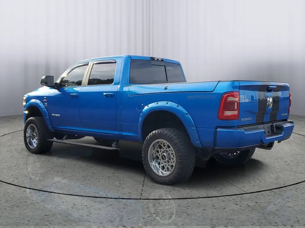 2022 /Black Ram 2500 Laramie (3C6UR5FL3NG) with an 6 Cyl, 6.7L engine, 6-speed automatic transmission, located at 6064 Gull Rd, Kalamazoo, MI, 49048, (269) 222-0088, 42.328388, -85.512924 - **Unleash Your Adventure with the 2022 Ram 2500 Laramie Diesel Perfect for Every Task!**<br /> <br /> Are you ready to elevate your driving experience? Whether you're a weekend warrior heading off the beaten path, a dedicated tradesperson hauling heavy loads, or a family seeking the perfect blend o - Photo#3