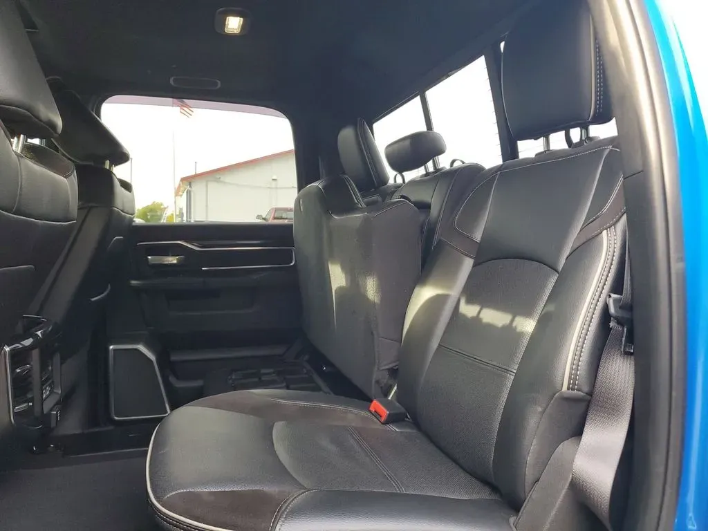 2022 /Black Ram 2500 Laramie (3C6UR5FL3NG) with an 6 Cyl, 6.7L engine, 6-speed automatic transmission, located at 6064 Gull Rd, Kalamazoo, MI, 49048, (269) 222-0088, 42.328388, -85.512924 - **Unleash Your Adventure with the 2022 Ram 2500 Laramie Diesel Perfect for Every Task!**<br /> <br /> Are you ready to elevate your driving experience? Whether you're a weekend warrior heading off the beaten path, a dedicated tradesperson hauling heavy loads, or a family seeking the perfect blend o - Photo#10