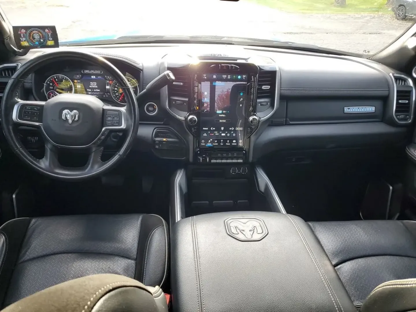 2022 /Black Ram 2500 Laramie (3C6UR5FL3NG) with an 6 Cyl, 6.7L engine, 6-speed automatic transmission, located at 6064 Gull Rd, Kalamazoo, MI, 49048, (269) 222-0088, 42.328388, -85.512924 - **Unleash Your Adventure with the 2022 Ram 2500 Laramie Diesel Perfect for Every Task!**<br /> <br /> Are you ready to elevate your driving experience? Whether you're a weekend warrior heading off the beaten path, a dedicated tradesperson hauling heavy loads, or a family seeking the perfect blend o - Photo#12