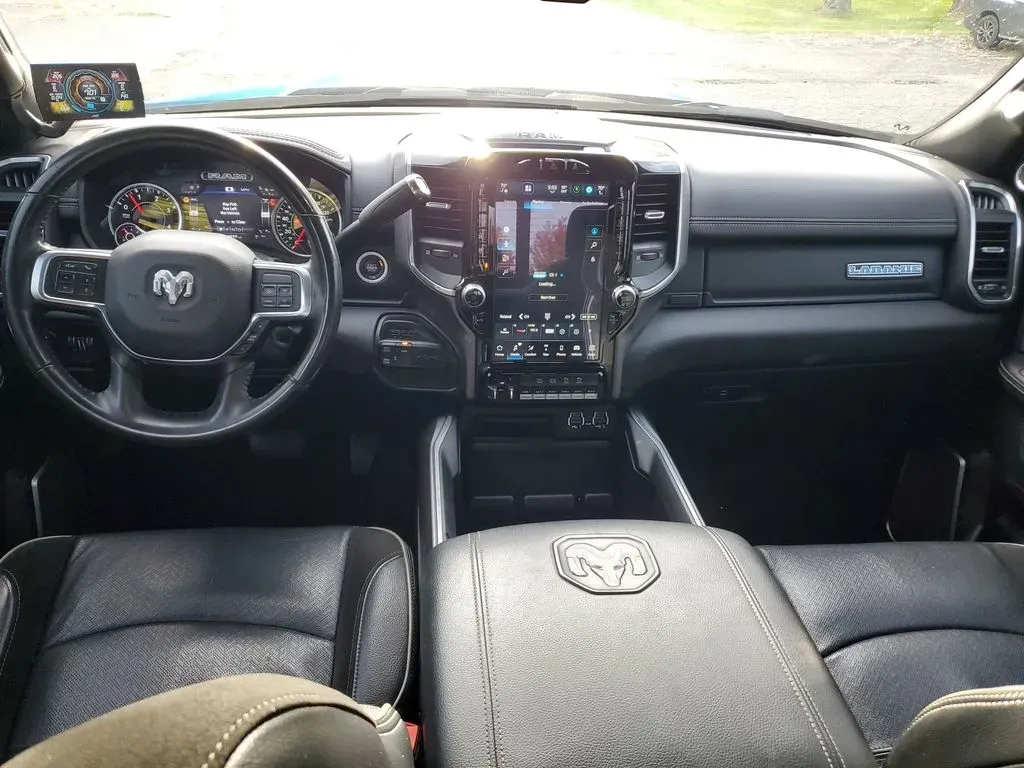 2022 /Black Ram 2500 Laramie (3C6UR5FL3NG) with an 6 Cyl, 6.7L engine, 6-speed automatic transmission, located at 6064 Gull Rd, Kalamazoo, MI, 49048, (269) 222-0088, 42.328388, -85.512924 - **Unleash Your Adventure with the 2022 Ram 2500 Laramie Diesel Perfect for Every Task!**<br /> <br /> Are you ready to elevate your driving experience? Whether you're a weekend warrior heading off the beaten path, a dedicated tradesperson hauling heavy loads, or a family seeking the perfect blend o - Photo#11