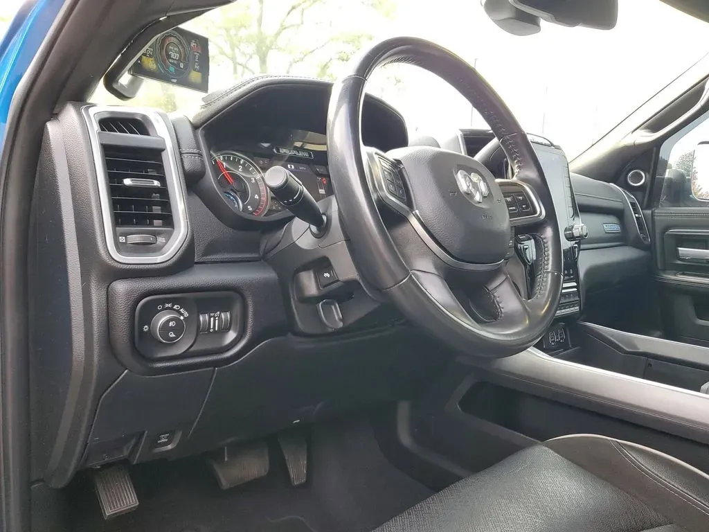 2022 /Black Ram 2500 Laramie (3C6UR5FL3NG) with an 6 Cyl, 6.7L engine, 6-speed automatic transmission, located at 6064 Gull Rd, Kalamazoo, MI, 49048, (269) 222-0088, 42.328388, -85.512924 - **Unleash Your Adventure with the 2022 Ram 2500 Laramie Diesel Perfect for Every Task!**<br /> <br /> Are you ready to elevate your driving experience? Whether you're a weekend warrior heading off the beaten path, a dedicated tradesperson hauling heavy loads, or a family seeking the perfect blend o - Photo#17