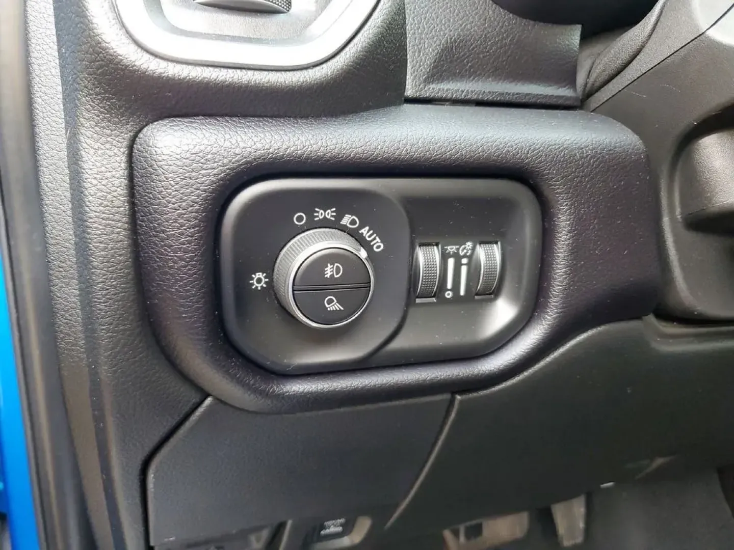 2022 /Black Ram 2500 Laramie (3C6UR5FL3NG) with an 6 Cyl, 6.7L engine, 6-speed automatic transmission, located at 6064 Gull Rd, Kalamazoo, MI, 49048, (269) 222-0088, 42.328388, -85.512924 - **Unleash Your Adventure with the 2022 Ram 2500 Laramie Diesel Perfect for Every Task!**<br /> <br /> Are you ready to elevate your driving experience? Whether you're a weekend warrior heading off the beaten path, a dedicated tradesperson hauling heavy loads, or a family seeking the perfect blend o - Photo#19