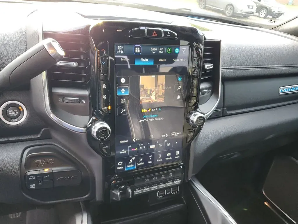 2022 /Black Ram 2500 Laramie (3C6UR5FL3NG) with an 6 Cyl, 6.7L engine, 6-speed automatic transmission, located at 6064 Gull Rd, Kalamazoo, MI, 49048, (269) 222-0088, 42.328388, -85.512924 - **Unleash Your Adventure with the 2022 Ram 2500 Laramie Diesel Perfect for Every Task!**<br /> <br /> Are you ready to elevate your driving experience? Whether you're a weekend warrior heading off the beaten path, a dedicated tradesperson hauling heavy loads, or a family seeking the perfect blend o - Photo#23