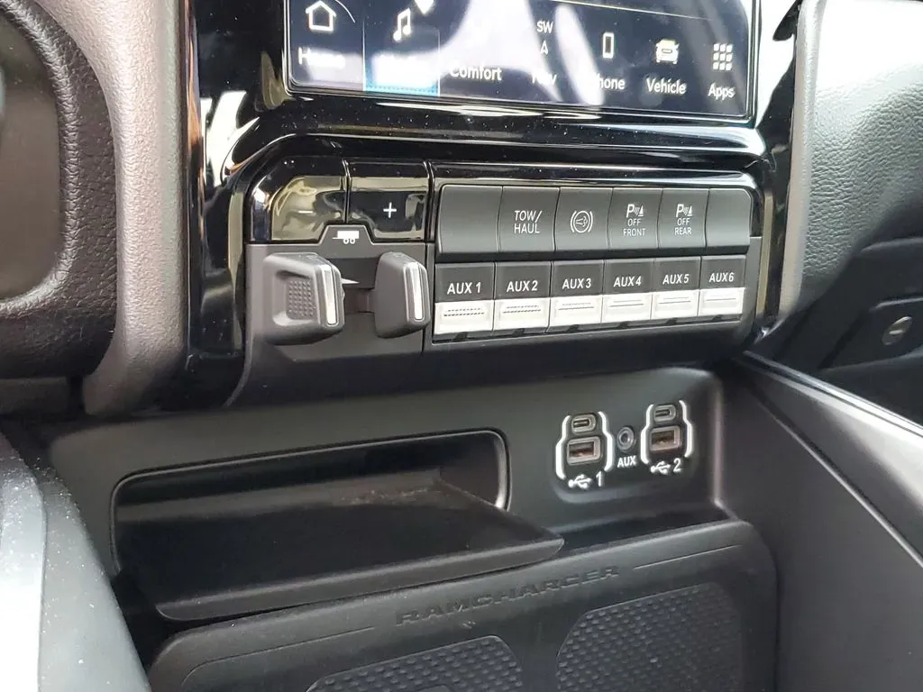 2022 /Black Ram 2500 Laramie (3C6UR5FL3NG) with an 6 Cyl, 6.7L engine, 6-speed automatic transmission, located at 6064 Gull Rd, Kalamazoo, MI, 49048, (269) 222-0088, 42.328388, -85.512924 - **Unleash Your Adventure with the 2022 Ram 2500 Laramie Diesel Perfect for Every Task!**<br /> <br /> Are you ready to elevate your driving experience? Whether you're a weekend warrior heading off the beaten path, a dedicated tradesperson hauling heavy loads, or a family seeking the perfect blend o - Photo#25