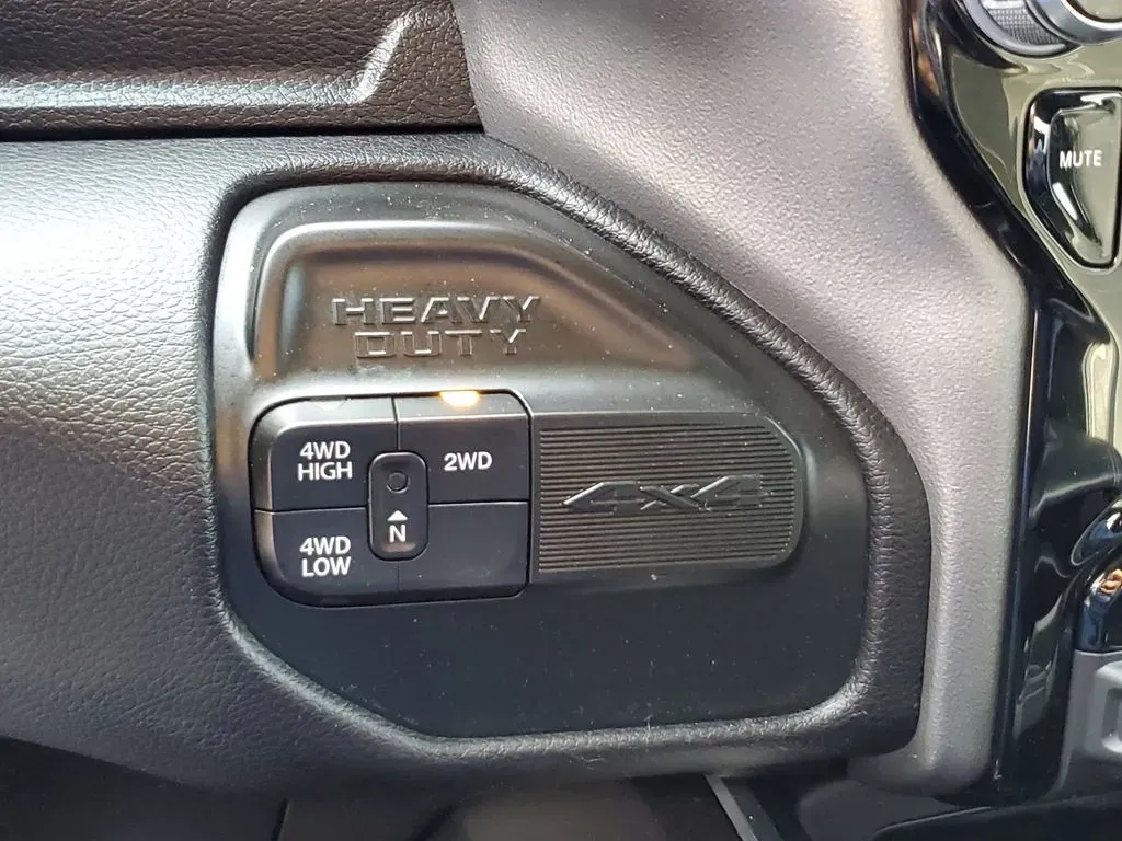 2022 /Black Ram 2500 Laramie (3C6UR5FL3NG) with an 6 Cyl, 6.7L engine, 6-speed automatic transmission, located at 6064 Gull Rd, Kalamazoo, MI, 49048, (269) 222-0088, 42.328388, -85.512924 - **Unleash Your Adventure with the 2022 Ram 2500 Laramie Diesel Perfect for Every Task!**<br /> <br /> Are you ready to elevate your driving experience? Whether you're a weekend warrior heading off the beaten path, a dedicated tradesperson hauling heavy loads, or a family seeking the perfect blend o - Photo#26