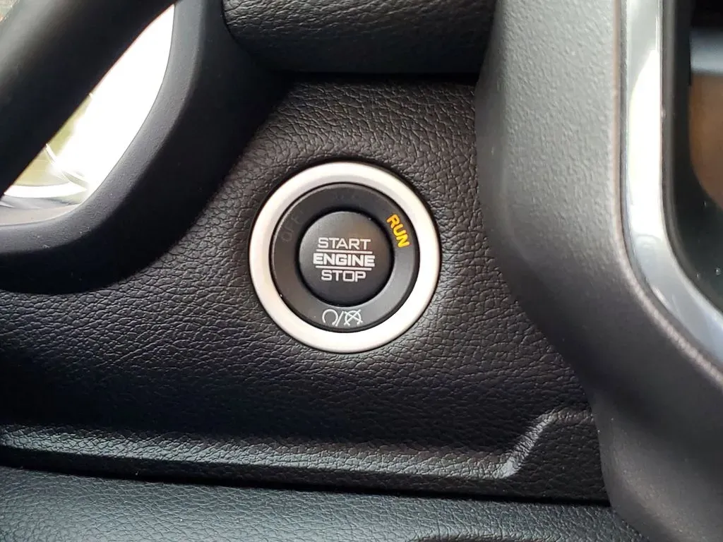 2022 /Black Ram 2500 Laramie (3C6UR5FL3NG) with an 6 Cyl, 6.7L engine, 6-speed automatic transmission, located at 6064 Gull Rd, Kalamazoo, MI, 49048, (269) 222-0088, 42.328388, -85.512924 - **Unleash Your Adventure with the 2022 Ram 2500 Laramie Diesel Perfect for Every Task!**<br /> <br /> Are you ready to elevate your driving experience? Whether you're a weekend warrior heading off the beaten path, a dedicated tradesperson hauling heavy loads, or a family seeking the perfect blend o - Photo#28