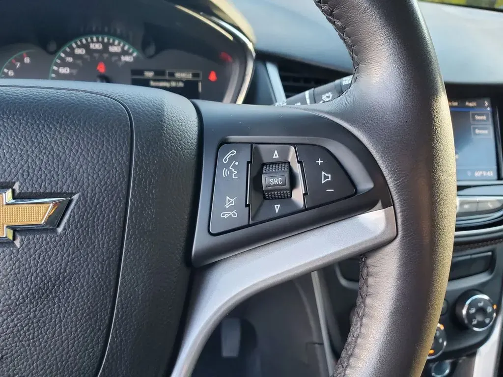 2022 /Jet Black Chevrolet Trax LT (KL7CJPSM8NB) with an 4 Cyl, 1.4L engine, 6-speed automatic transmission, located at 6064 Gull Rd, Kalamazoo, MI, 49048, (269) 222-0088, 42.328388, -85.512924 - **Discover Your Next Adventure in a 2022 Chevrolet Trax LT at AutoMaxx - Kalamazoo!**<br /> <br /> Are you looking for the perfect vehicle to complement your on-the-go lifestyle? Whether it's for daily commutes, weekend getaways, or family outings, the 2022 Chevrolet Trax LT is designed to deliver v - Photo#19