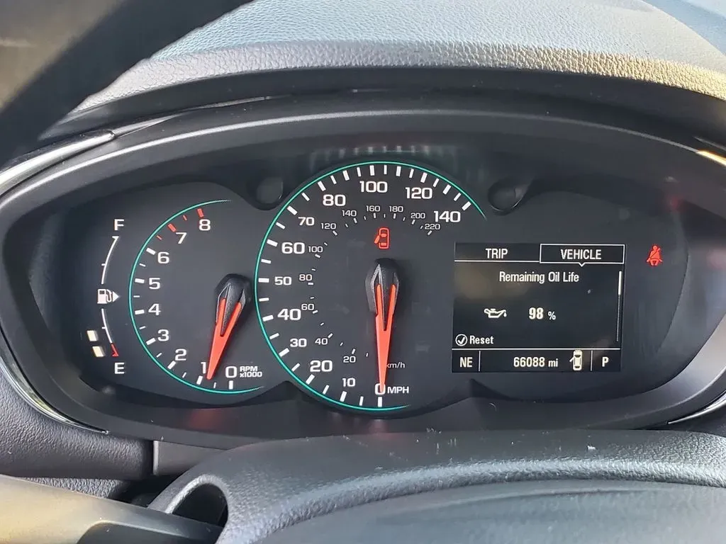 2022 /Jet Black Chevrolet Trax LT (KL7CJPSM8NB) with an 4 Cyl, 1.4L engine, 6-speed automatic transmission, located at 6064 Gull Rd, Kalamazoo, MI, 49048, (269) 222-0088, 42.328388, -85.512924 - **Discover Your Next Adventure in a 2022 Chevrolet Trax LT at AutoMaxx - Kalamazoo!**<br /> <br /> Are you looking for the perfect vehicle to complement your on-the-go lifestyle? Whether it's for daily commutes, weekend getaways, or family outings, the 2022 Chevrolet Trax LT is designed to deliver v - Photo#20