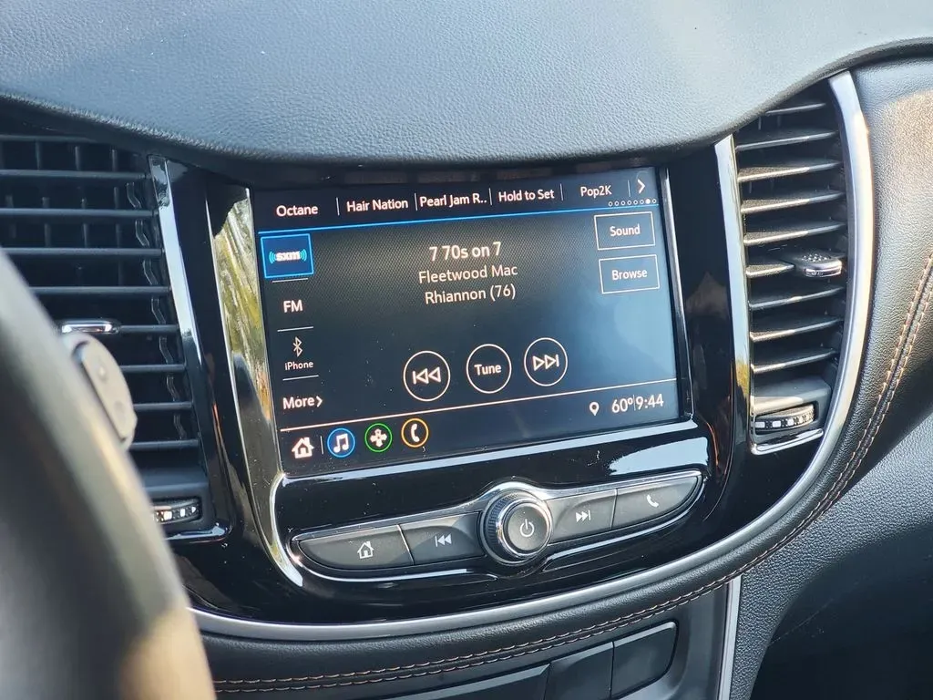 2022 /Jet Black Chevrolet Trax LT (KL7CJPSM8NB) with an 4 Cyl, 1.4L engine, 6-speed automatic transmission, located at 6064 Gull Rd, Kalamazoo, MI, 49048, (269) 222-0088, 42.328388, -85.512924 - **Discover Your Next Adventure in a 2022 Chevrolet Trax LT at AutoMaxx - Kalamazoo!**<br /> <br /> Are you looking for the perfect vehicle to complement your on-the-go lifestyle? Whether it's for daily commutes, weekend getaways, or family outings, the 2022 Chevrolet Trax LT is designed to deliver v - Photo#21