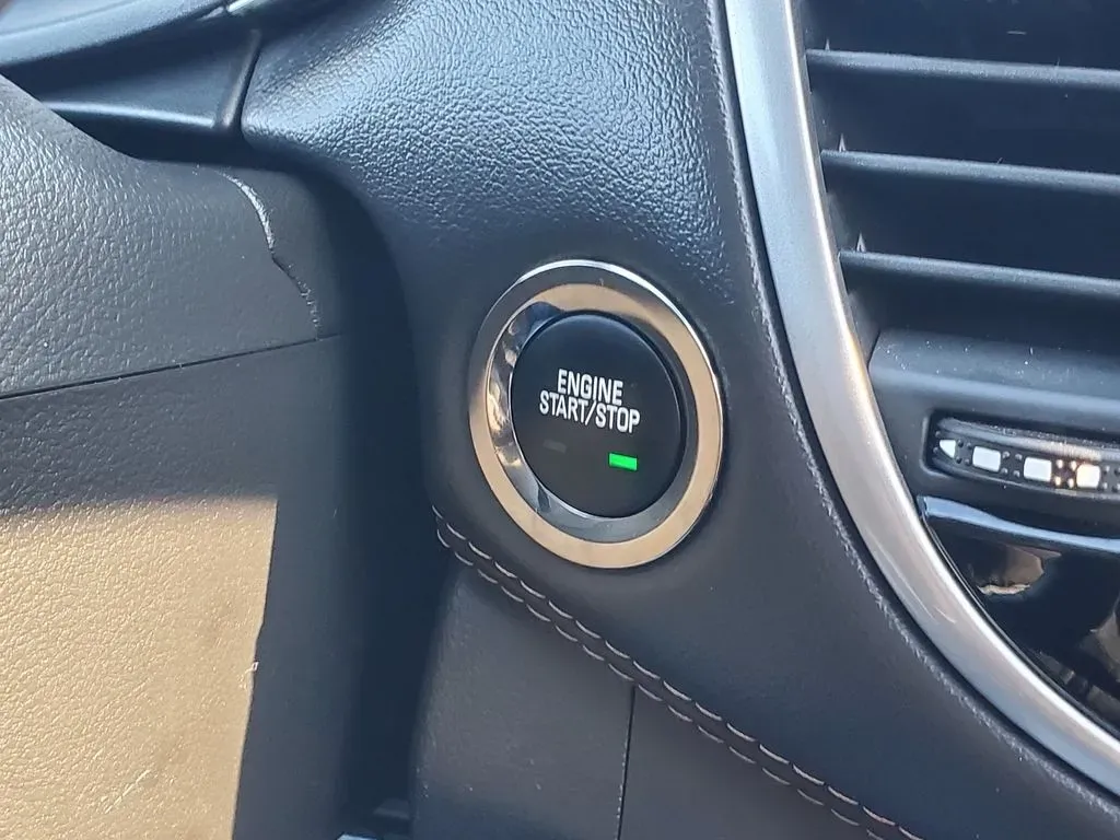 2022 /Jet Black Chevrolet Trax LT (KL7CJPSM8NB) with an 4 Cyl, 1.4L engine, 6-speed automatic transmission, located at 6064 Gull Rd, Kalamazoo, MI, 49048, (269) 222-0088, 42.328388, -85.512924 - **Discover Your Next Adventure in a 2022 Chevrolet Trax LT at AutoMaxx - Kalamazoo!**<br /> <br /> Are you looking for the perfect vehicle to complement your on-the-go lifestyle? Whether it's for daily commutes, weekend getaways, or family outings, the 2022 Chevrolet Trax LT is designed to deliver v - Photo#25