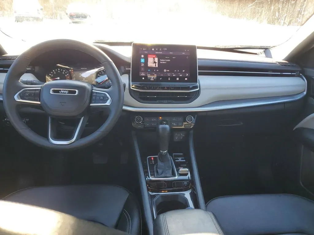 2025 /Black Jeep Compass Limited (3C4NJDCNXST) with an 4 Cyl, 2.0L engine, 8-speed automatic transmission, located at 6064 Gull Rd, Kalamazoo, MI, 49048, (269) 222-0088, 42.328388, -85.512924 - **Discover Your Next Adventure with the 2025 Jeep Compass Limited at AutoMaxx - Kalamazoo!**<br /> <br /> Are you ready to elevate your lifestyle with a vehicle that accommodates both daily commutes and weekend getaways? Look no further than the stunning 2025 Jeep Compass Limited, a perfect fusion o - Photo#10