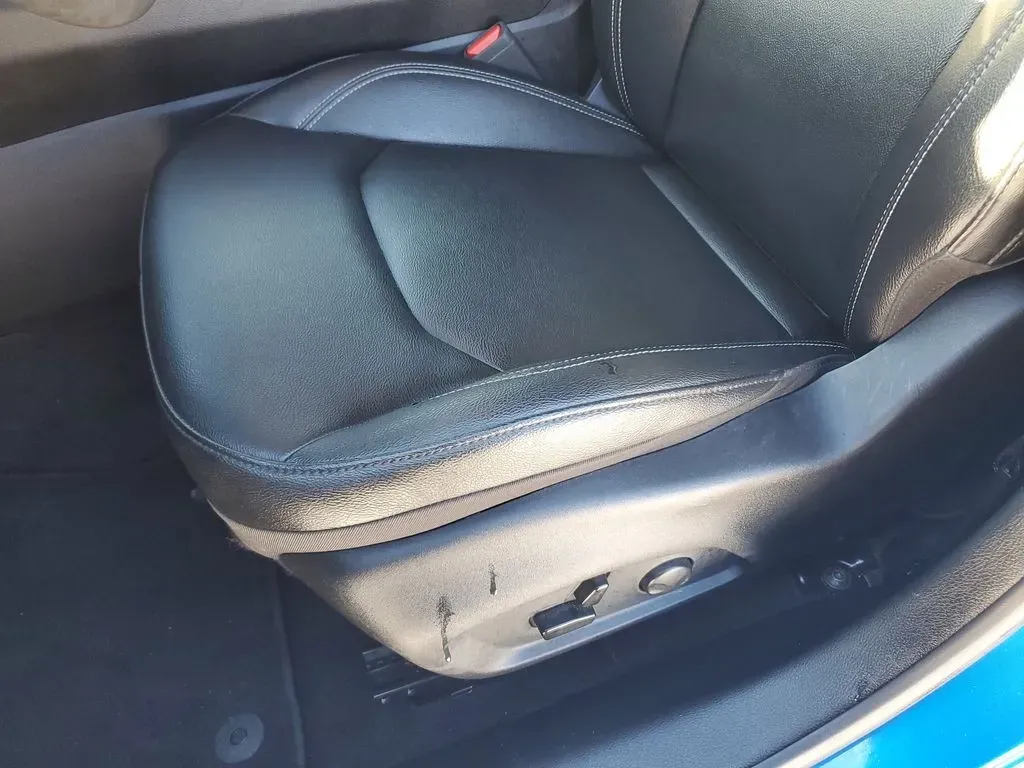 2025 /Black Jeep Compass Limited (3C4NJDCNXST) with an 4 Cyl, 2.0L engine, 8-speed automatic transmission, located at 6064 Gull Rd, Kalamazoo, MI, 49048, (269) 222-0088, 42.328388, -85.512924 - **Discover Your Next Adventure with the 2025 Jeep Compass Limited at AutoMaxx - Kalamazoo!**<br /> <br /> Are you ready to elevate your lifestyle with a vehicle that accommodates both daily commutes and weekend getaways? Look no further than the stunning 2025 Jeep Compass Limited, a perfect fusion o - Photo#14