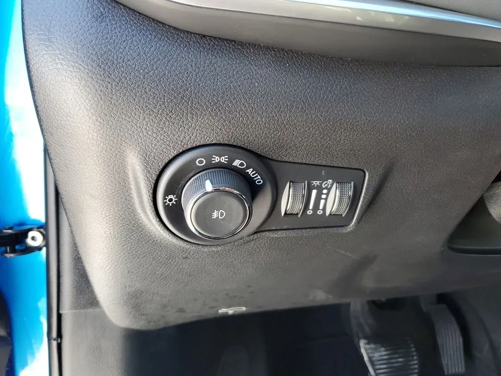 2025 /Black Jeep Compass Limited (3C4NJDCNXST) with an 4 Cyl, 2.0L engine, 8-speed automatic transmission, located at 6064 Gull Rd, Kalamazoo, MI, 49048, (269) 222-0088, 42.328388, -85.512924 - **Discover Your Next Adventure with the 2025 Jeep Compass Limited at AutoMaxx - Kalamazoo!**<br /> <br /> Are you ready to elevate your lifestyle with a vehicle that accommodates both daily commutes and weekend getaways? Look no further than the stunning 2025 Jeep Compass Limited, a perfect fusion o - Photo#17