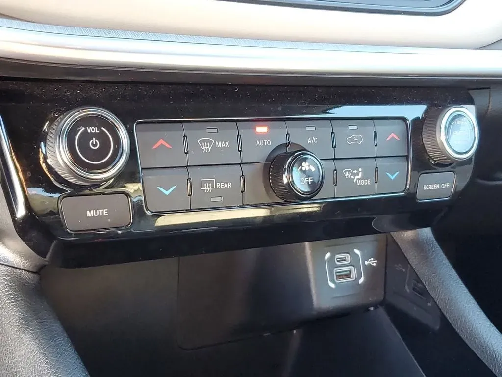 2025 /Black Jeep Compass Limited (3C4NJDCNXST) with an 4 Cyl, 2.0L engine, 8-speed automatic transmission, located at 6064 Gull Rd, Kalamazoo, MI, 49048, (269) 222-0088, 42.328388, -85.512924 - **Discover Your Next Adventure with the 2025 Jeep Compass Limited at AutoMaxx - Kalamazoo!**<br /> <br /> Are you ready to elevate your lifestyle with a vehicle that accommodates both daily commutes and weekend getaways? Look no further than the stunning 2025 Jeep Compass Limited, a perfect fusion o - Photo#24